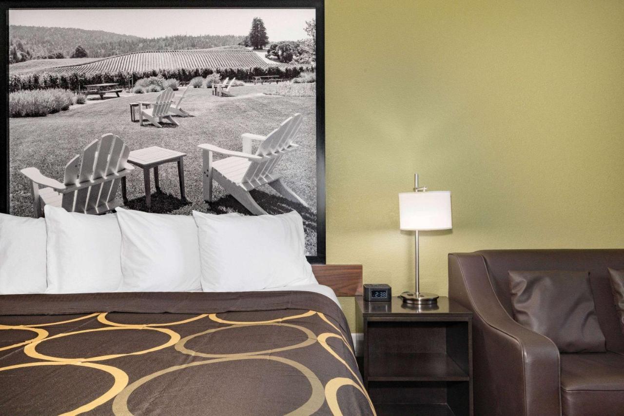 Super 8 By Wyndham Ukiah