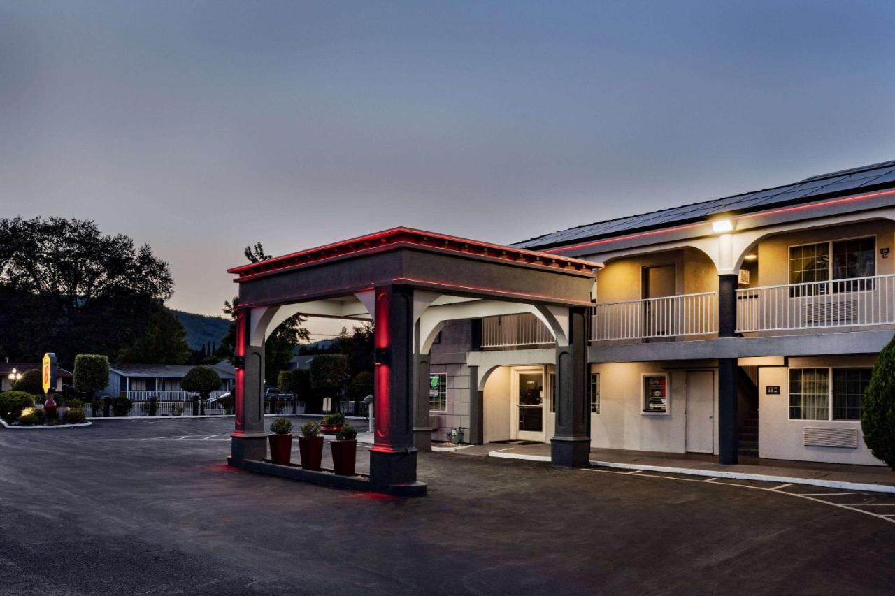 Hotel Super 8 By Wyndham 3*